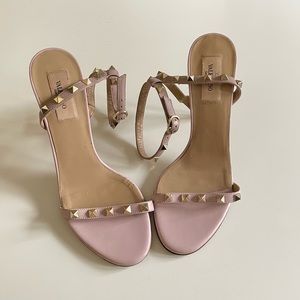 AUTHENTIC VALENTINO Garavani Rockstud Heels